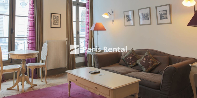 Living room - dining room - 
    2nd district
  Grands Boulevards, Paris 75002

