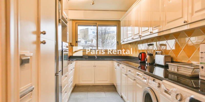 Kitchen - 
    16th district
  Trocadéro, Paris 75016
